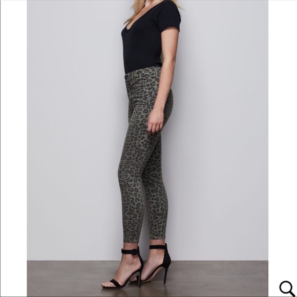 Good American Good Legs Leopard Print Skinny Jeans - Picture 2 of 12